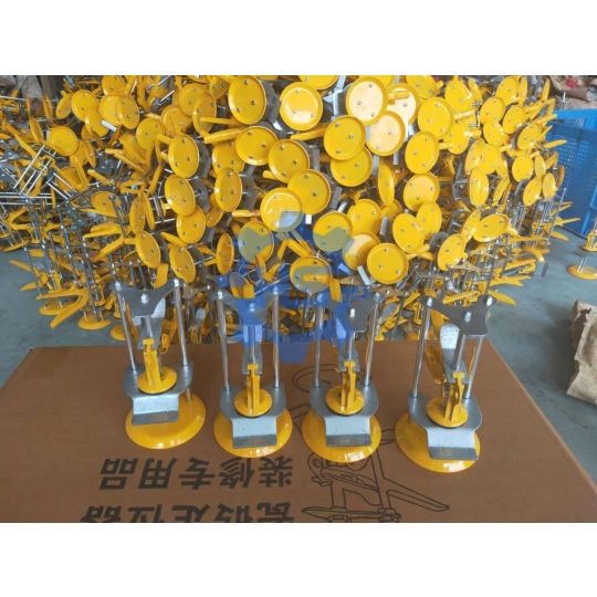 KÍCH NÂNG GẠCH MEN 3 TRỤ